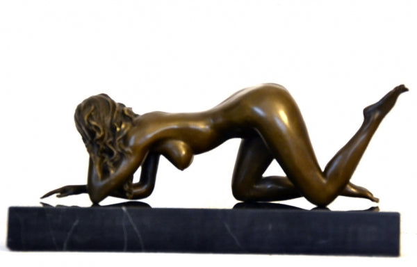 Art élégant en bronze nu signé Raymondo sur socle en marbre