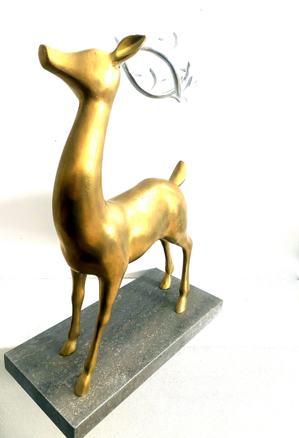 Bronze Hirsch mit Silbergeweih auf Marmorsockel signiert Milo