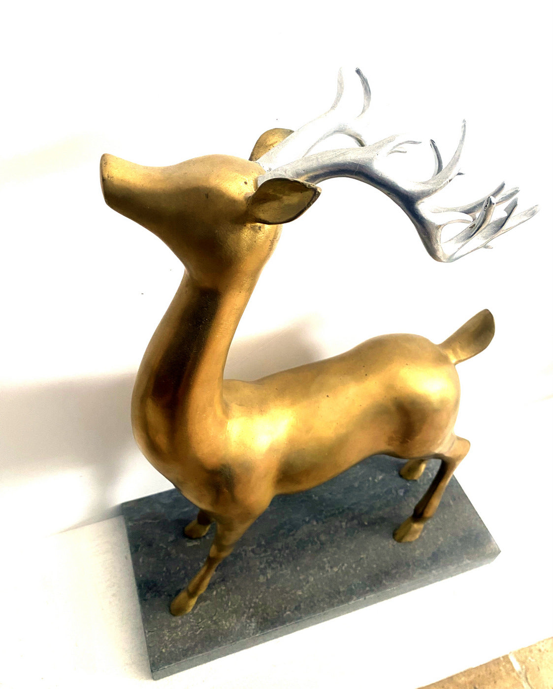 Bronze Hirsch mit Silbergeweih auf Marmorsockel signiert Milo