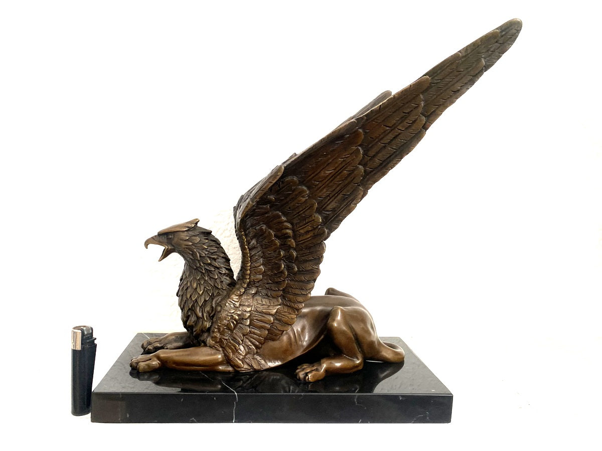 Prunkvoller Sitzender Bronze Greif auf Marmorplatte Handgefertigt