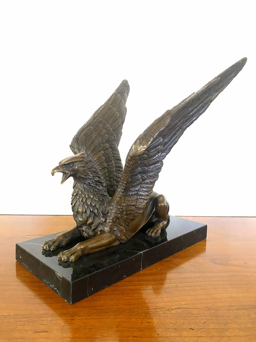 Prunkvoller Sitzender Bronze Greif auf Marmorplatte Handgefertigt
