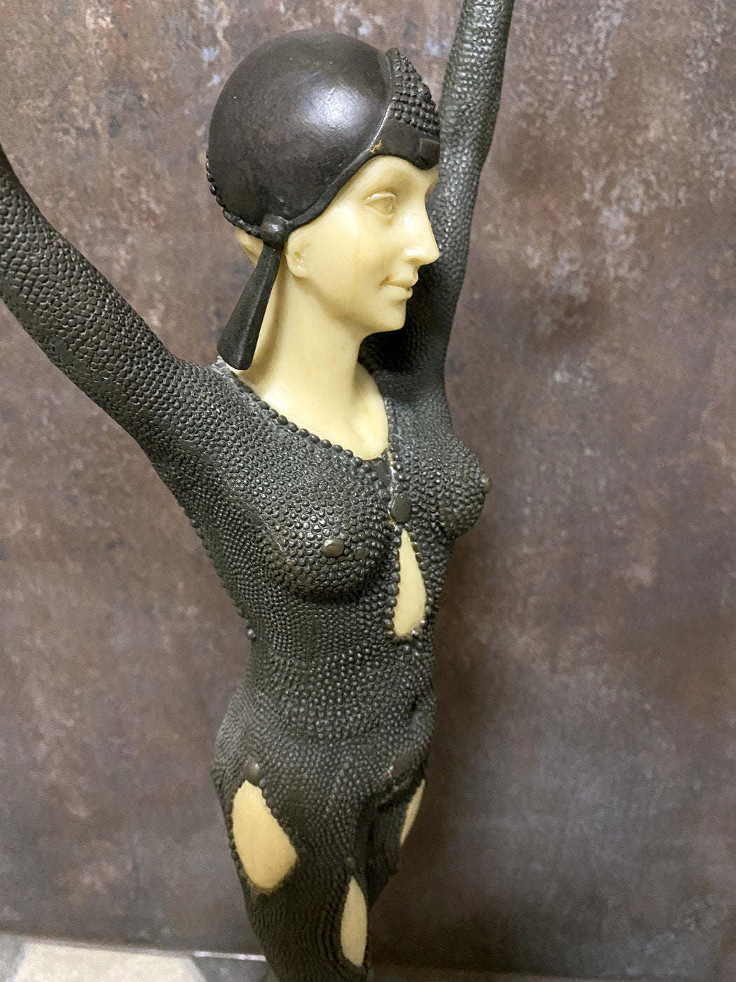 Art Deko Bronze Skulptur signiert D.H.Chiparus mit Elfenbein Imitat