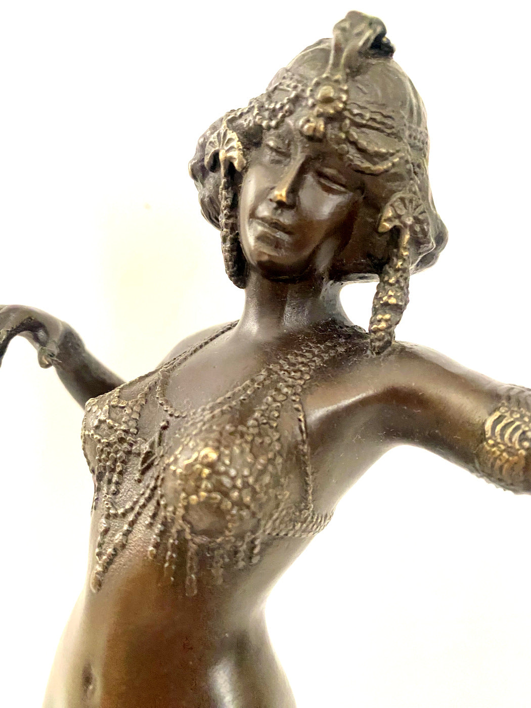 Art Déco - Figure érotique en bronze de danseuse orientale avec signature de l'artiste