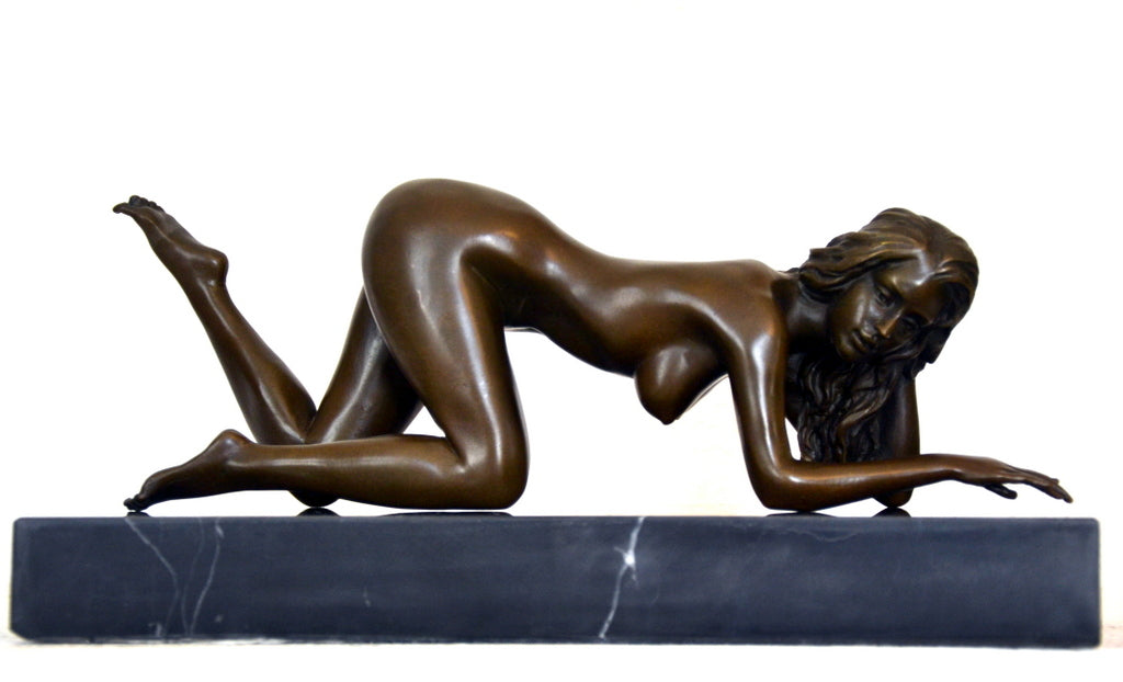 Art élégant en bronze nu signé Raymondo sur socle en marbre