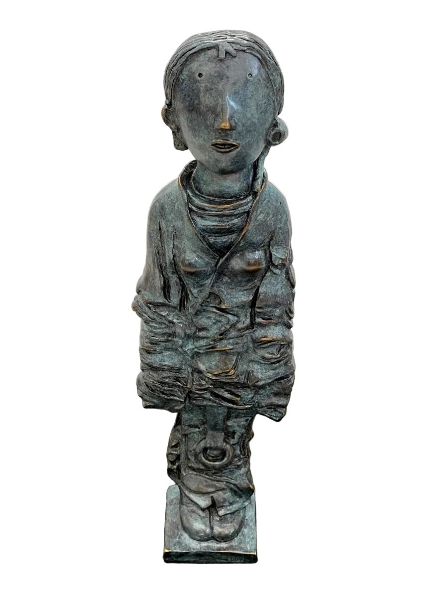 Bronzefigur Mädchen modern – handgefertigte Skulptur im Wachsausschmelzverfahren