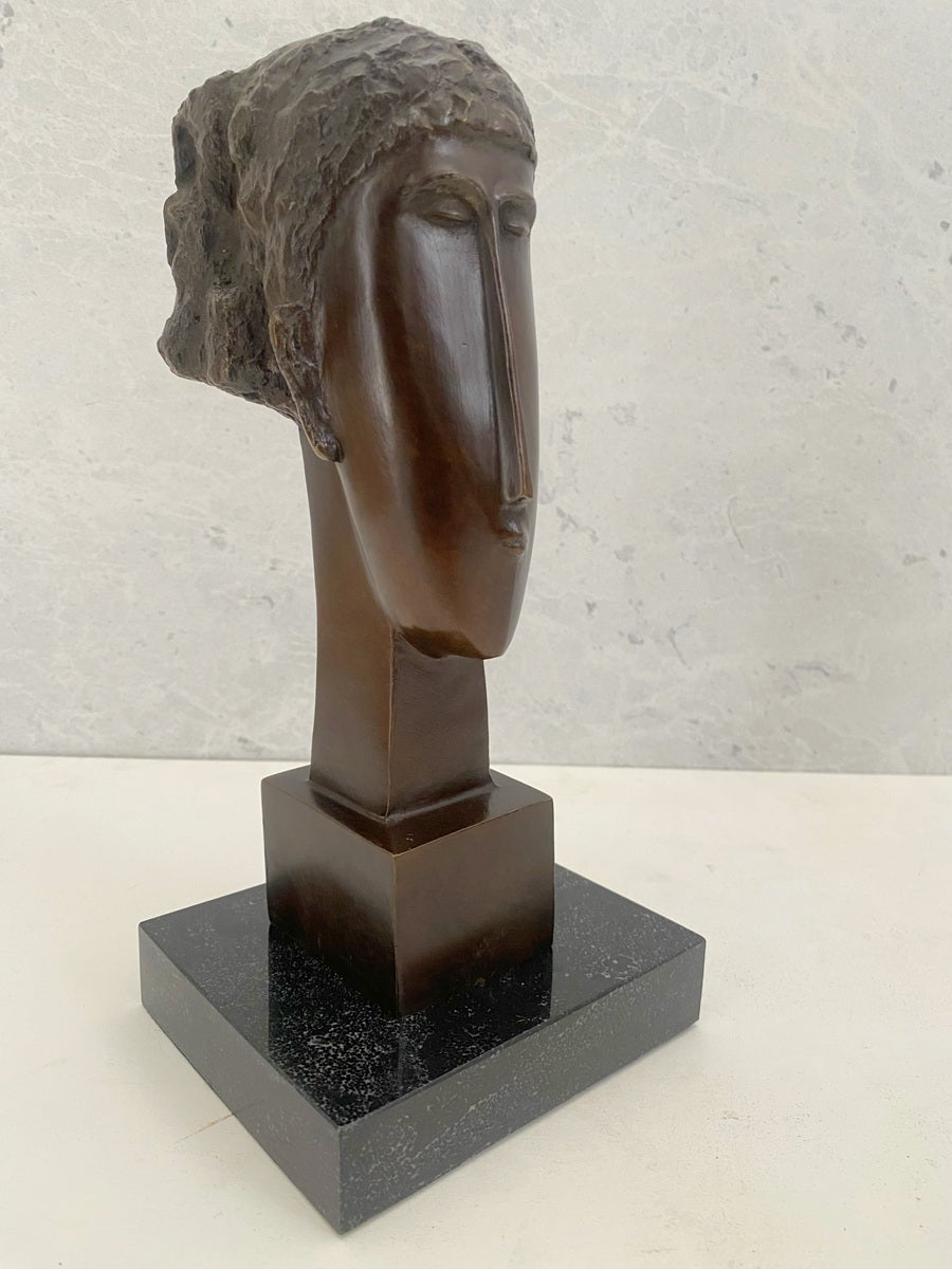 Moderne Kunst Modigliani Kopf Büste Bronzefigur mit Künstlersignatur auf Marmorsockel