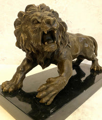 Tierfigur -Bronzefigur Majestätischer Löwe auf Marmorsockel mit Künstlersignatur