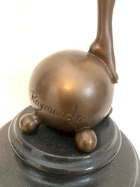 Bronzefigur Bronze Akt von Raymondo mit Künstlersignatur auf Marmorsockel