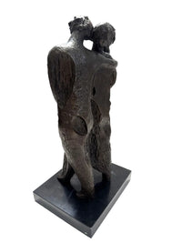 Abstrakte Bronzeskulptur auf Marmorsockel – handgefertigt im Wachsausschmelzverfahren