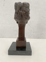 Moderne Kunst Modigliani Kopf Büste Bronzefigur mit Künstlersignatur auf Marmorsockel