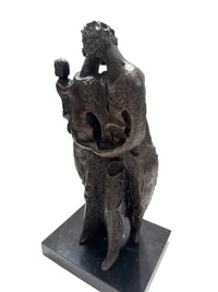 Abstrakte Bronzeskulptur auf Marmorsockel – handgefertigt im Wachsausschmelzverfahren