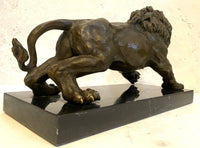 Tierfigur -Bronzefigur Majestätischer Löwe auf Marmorsockel mit Künstlersignatur