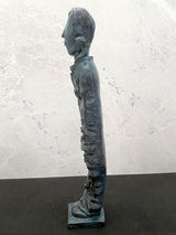 Bronzefigur Mädchen modern – handgefertigte Skulptur im Wachsausschmelzverfahren