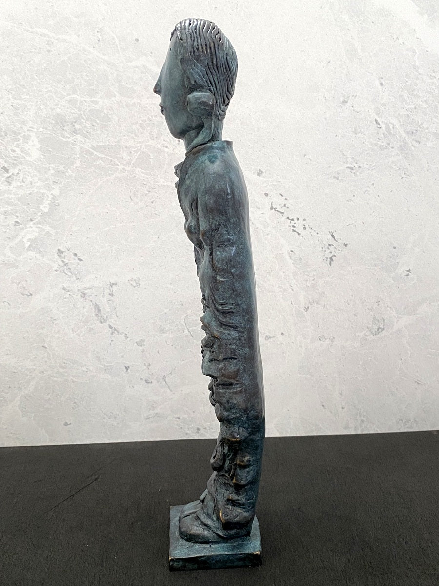Bronzefigur Mädchen modern – handgefertigte Skulptur im Wachsausschmelzverfahren