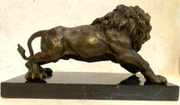 Tierfigur -Bronzefigur Majestätischer Löwe auf Marmorsockel mit Künstlersignatur