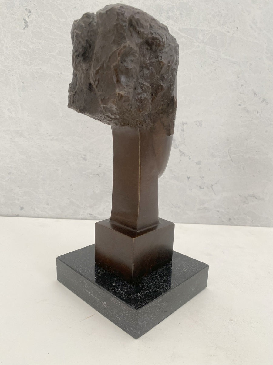 Moderne Kunst Modigliani Kopf Büste Bronzefigur mit Künstlersignatur auf Marmorsockel