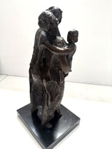 Abstrakte Bronzeskulptur auf Marmorsockel – handgefertigt im Wachsausschmelzverfahren