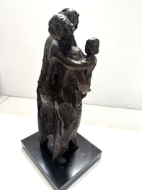 Abstrakte Bronzeskulptur auf Marmorsockel – handgefertigt im Wachsausschmelzverfahren