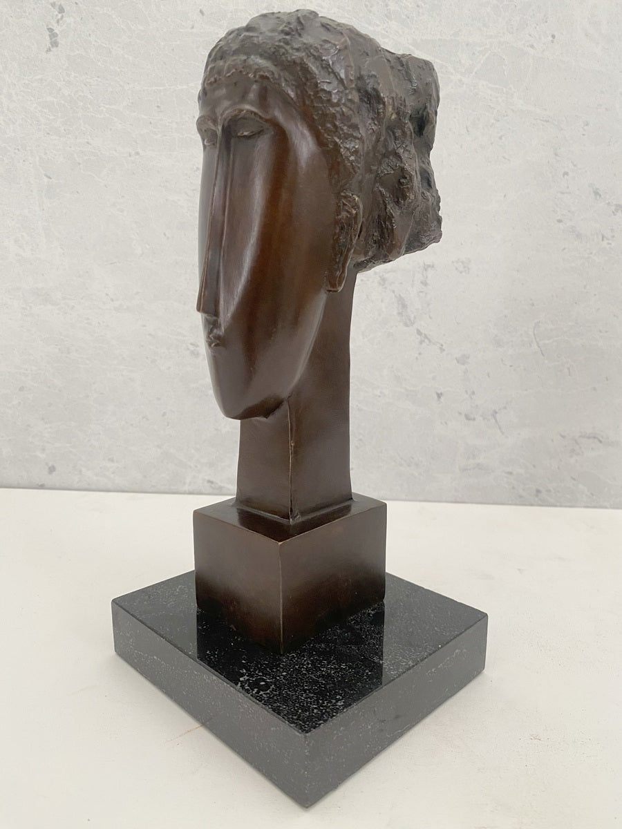 Moderne Kunst Modigliani Kopf Büste Bronzefigur mit Künstlersignatur auf Marmorsockel