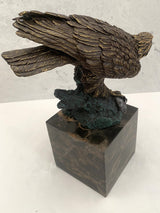 Bronzefigur-Tierfigur-Bronze Adler auf Marmorsockel mit Künstlersignatur