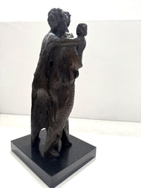 Abstrakte Bronzeskulptur auf Marmorsockel – handgefertigt im Wachsausschmelzverfahren