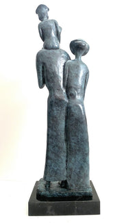 Abstrakte Bronzefigur - Familie mit Künstlesignatur auf Marmor Handgefertigt