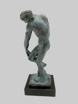 Rodin Adam Bronzefigur – seitliche Ansicht mit gebeugter Körperhaltung