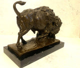Tierskulptur - Massiver Bison aus Bronze auf Marmorsockel-Bronzefigur