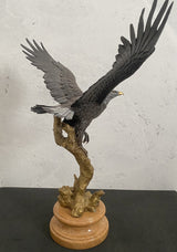 Bronzefigur -Tierfigur -Bronze Adler auf Marmorsockel mit Künstlersignatur