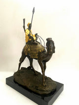 Orient Bronzefigur Beduine mit Kamel nach Franz Bergmann auf Marmor- Blattgold