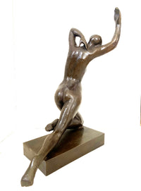 Grand nu en bronze avec signature de l'artiste signé LeBao