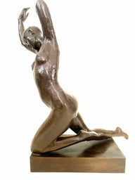 Grand nu en bronze avec signature de l'artiste signé LeBao