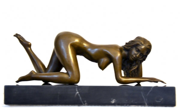 Stilvolle Kunst in Bronze  Akt signiert Raymondo auf Marmorsockel