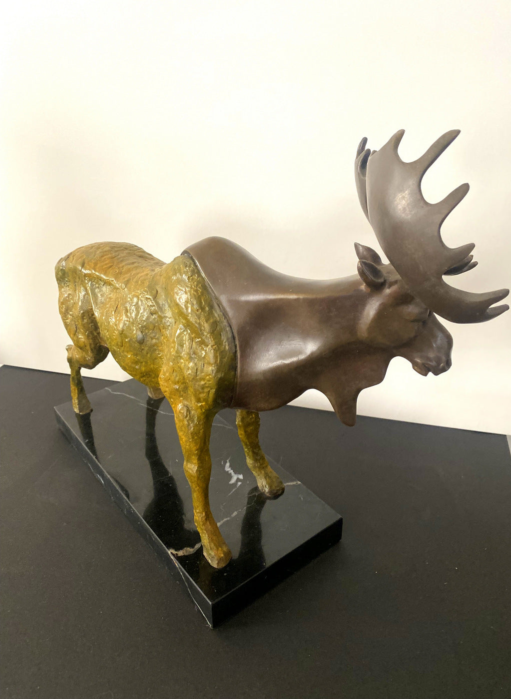 Bronze moose multi-colored patinated - artist signature on marble base