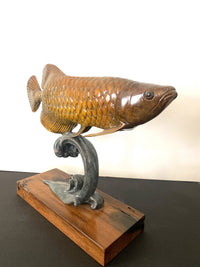 Sculpture animalière bronze poisson figurine en bronze sur socle en bois vieilli signée