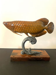 Sculpture animalière bronze poisson figurine en bronze sur socle en bois vieilli signée