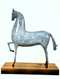 Cheval en bronze sur socle en bois à patine bleu verdâtre fini en réplique par Elie Nadelman