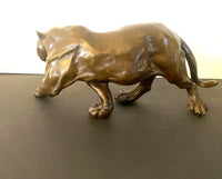 Schleichender Tiger in Bronze gegossen signiert S.Melani -Nachguss