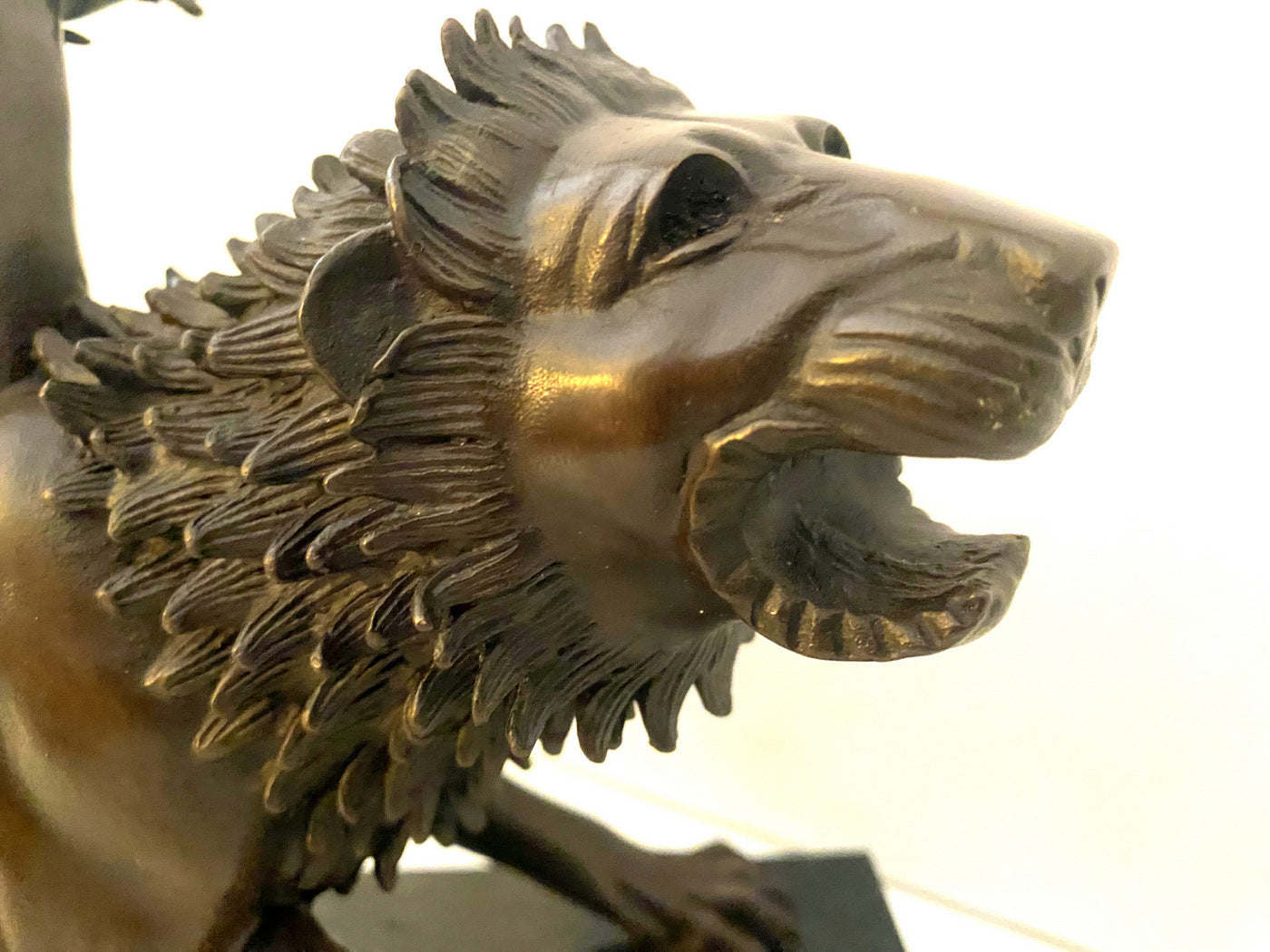 Bronze figure - Chimera of Arezzo - in bronze on marble base