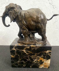 Handgefertigter Bronze Elefant auf Marmorsockel signiert Milo Bronzefigur