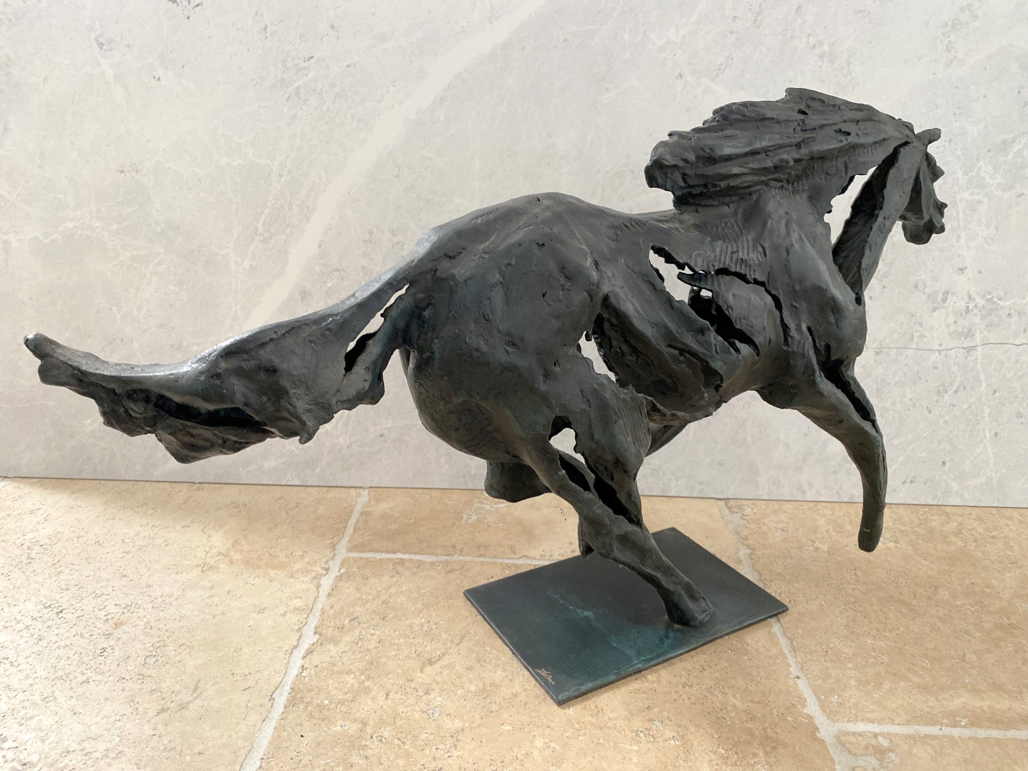 Sculpture abstraite de cheval en bronze avec signature de l'artiste