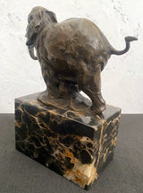 Handgefertigter Bronze Elefant auf Marmorsockel signiert Milo Bronzefigur