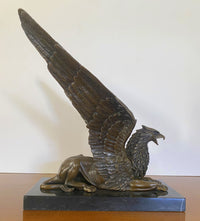 Prunkvoller Sitzender Bronze Greif auf Marmorplatte Handgefertigt