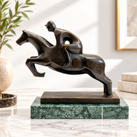 Pferd Figur aus Bronze – Jockey auf Pferd auf Marmorsockel