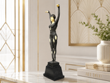 Bronze Skulptur Frau – stehende Tänzerin mit erhobenen Armen-Stimmungsbild