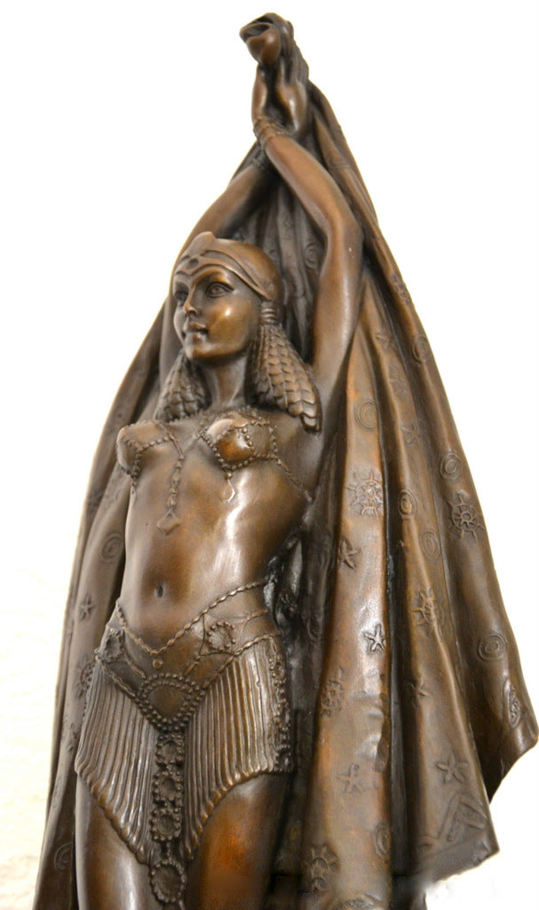 Bronzefigur Frau – Art Deco Bronze Tänzerin auf Marmorsockel nach D. H. Chiparus