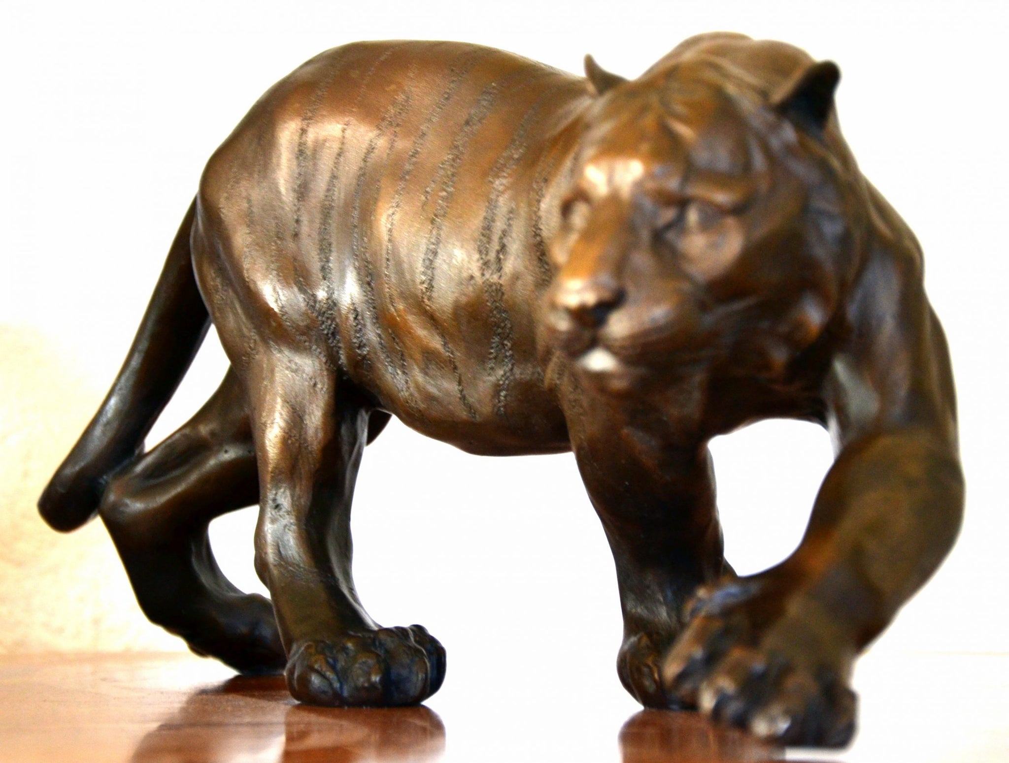 Schleichender Tiger signiert  Salvatore Melani in feinster Bronze gegossen