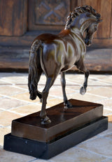 Figure en bronze - Le cheval Médicis en bronze signé Giovanni da Bologna