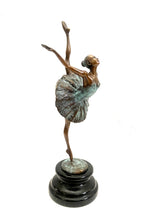 Bronze Ballerina Figur – seitliche Gesamtansicht auf schwarzem Marmorsockel