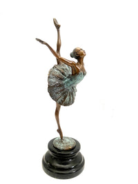 Bronze Ballerina Figur – seitliche Gesamtansicht auf schwarzem Marmorsockel